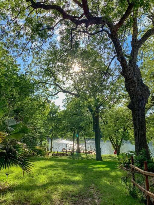 The River Haven - Sleeps 32 - On Guadalupe River Seguin Exterior foto