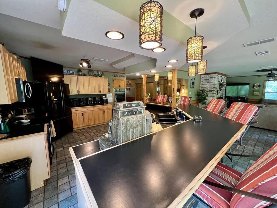 The River Haven - Sleeps 32 - On Guadalupe River Seguin Exterior foto