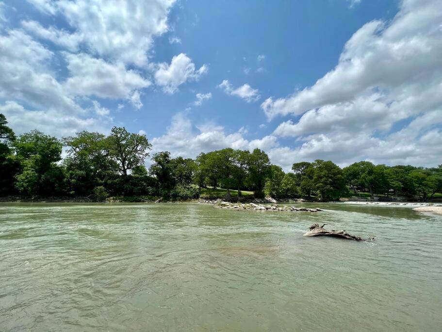 The River Haven - Sleeps 32 - On Guadalupe River Seguin Exterior foto