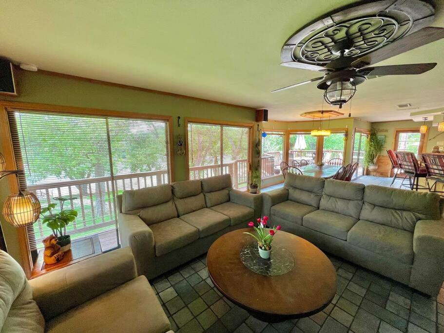 The River Haven - Sleeps 32 - On Guadalupe River Seguin Exterior foto