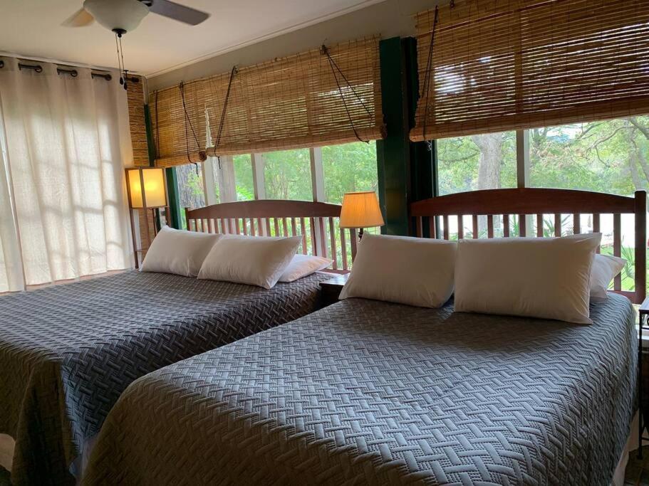 The River Haven - Sleeps 32 - On Guadalupe River Seguin Exterior foto