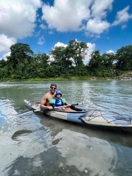 The River Haven - Sleeps 32 - On Guadalupe River Seguin Exterior foto
