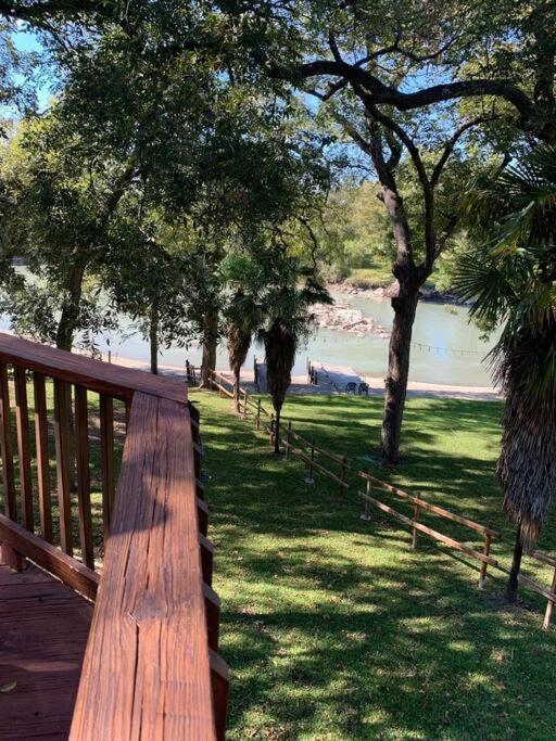 The River Haven - Sleeps 32 - On Guadalupe River Seguin Exterior foto